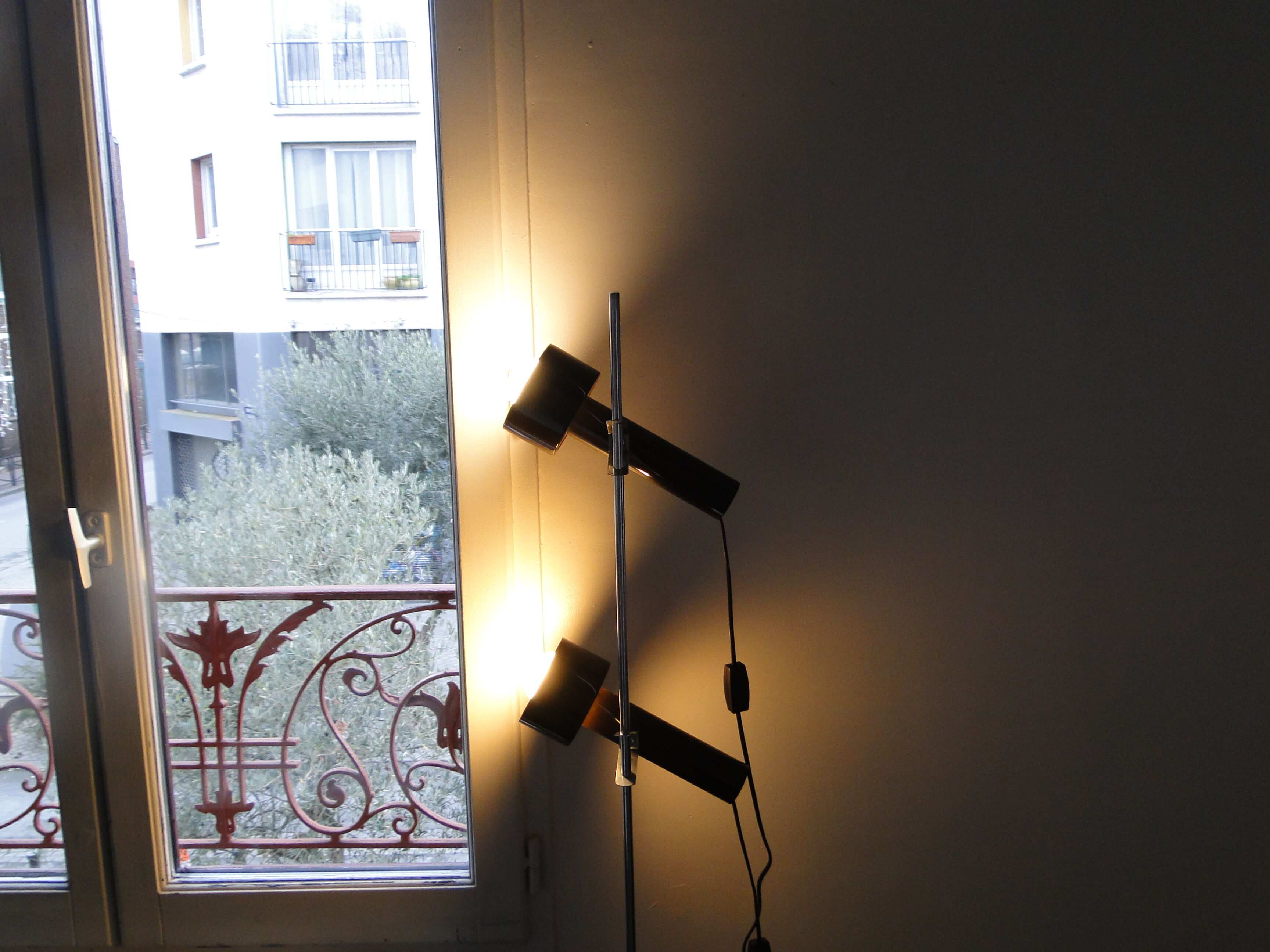 Lamppost space age brown with 2 spots