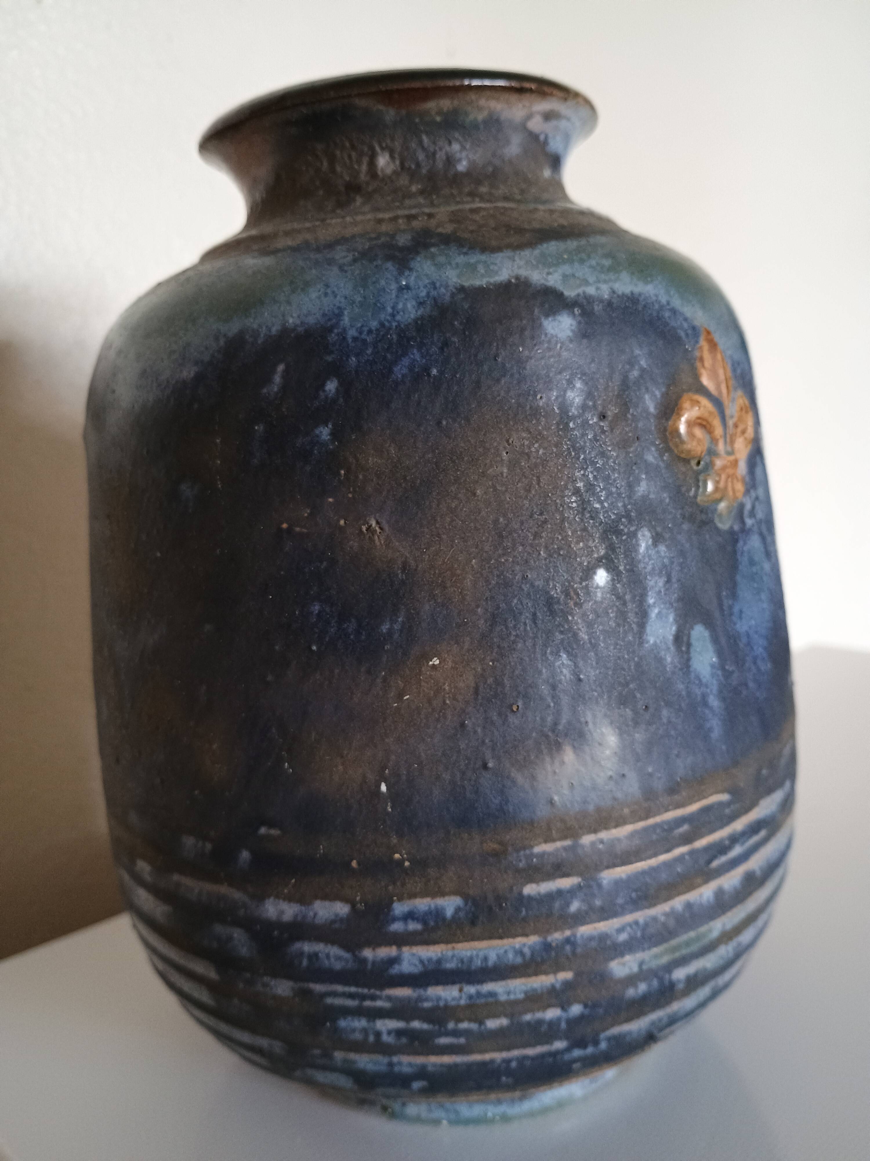 Vase with 2 small fleur-de-lis - glazed terracotta, cobalt