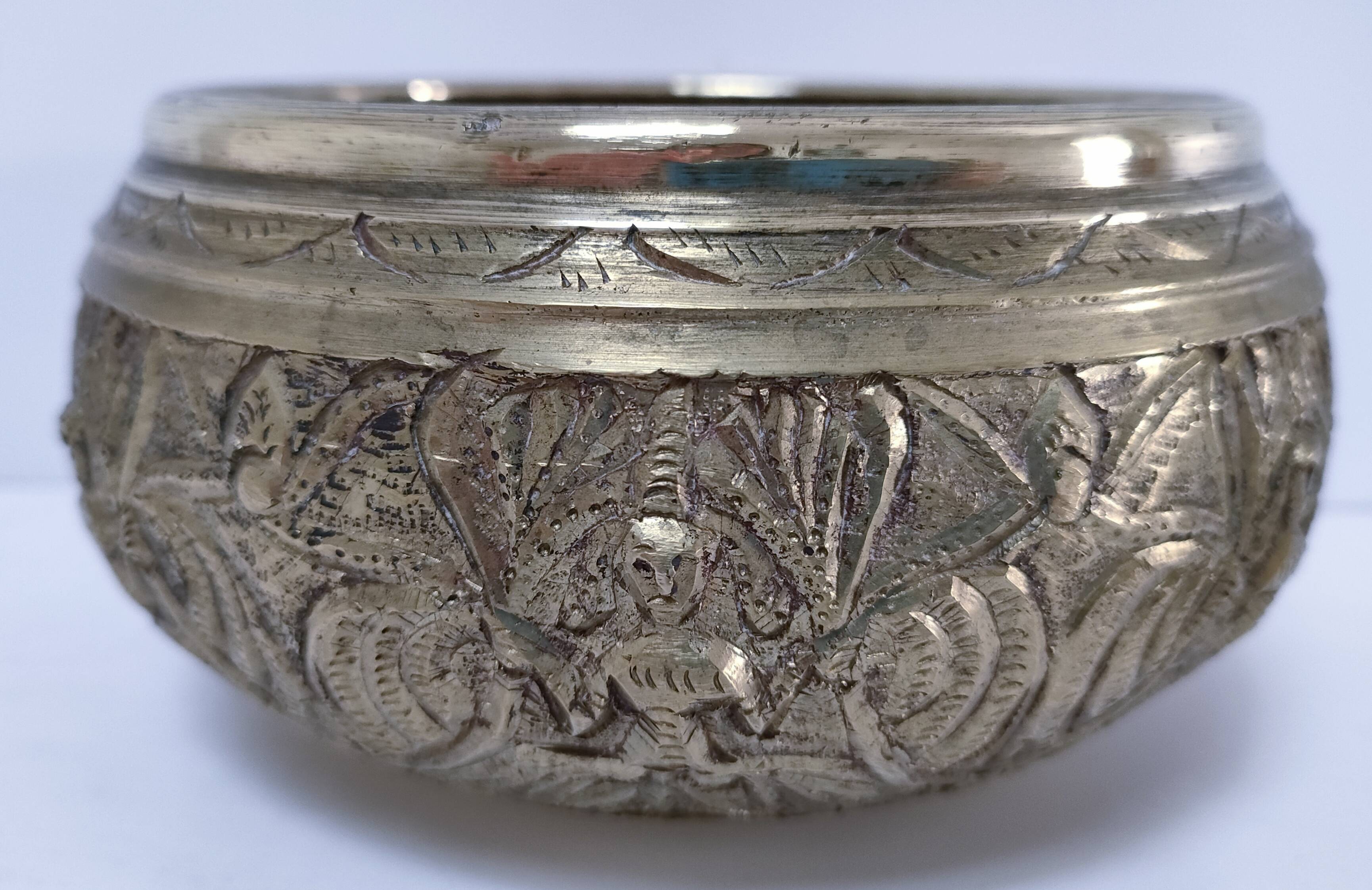 Solid brass elephant pocket emptier from the 80s