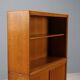 Petite armoire design vintage plaquée en chêne des années 50 d'origine