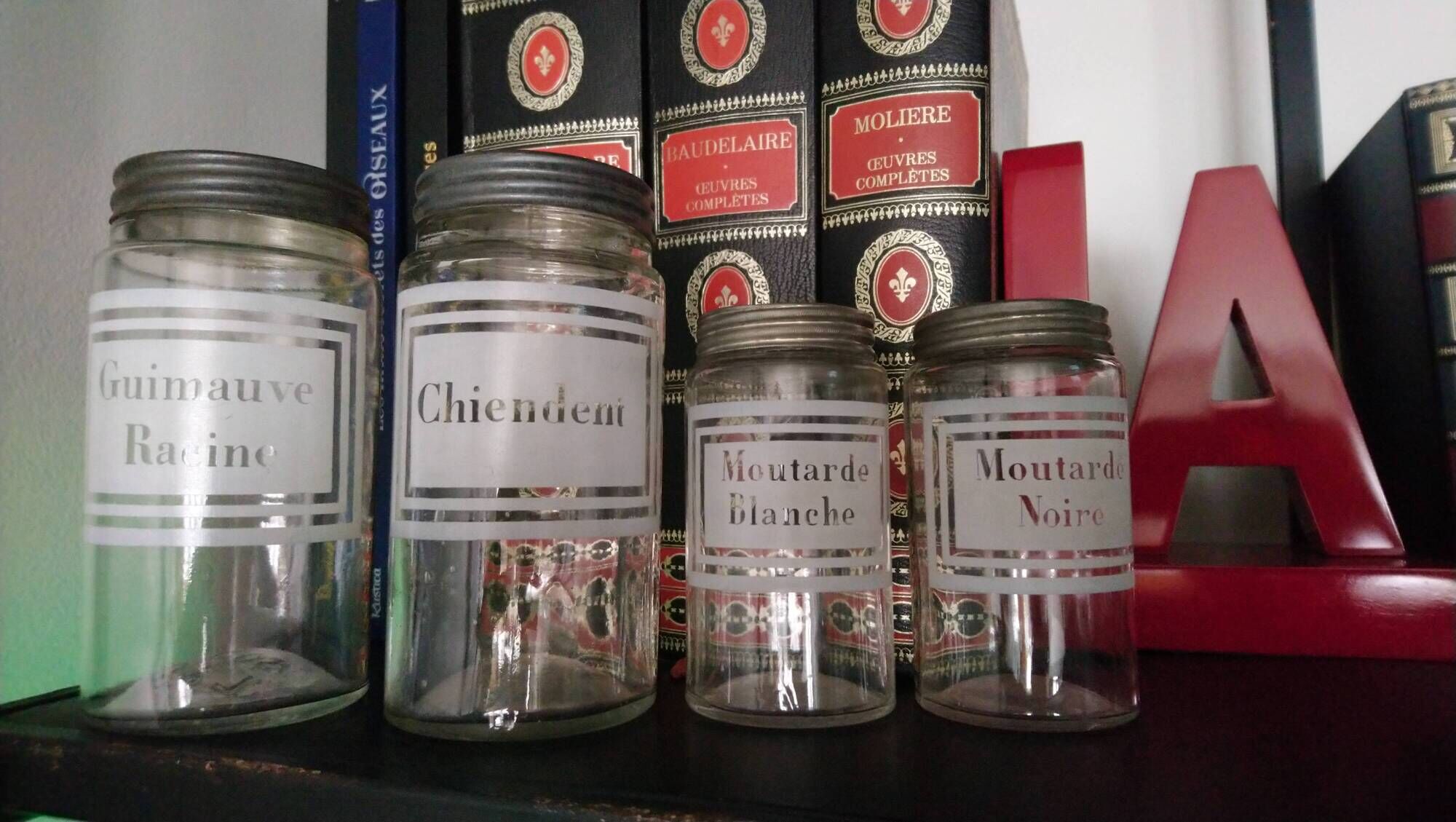 Lot old apothecary / pharmacy / herbalist pots