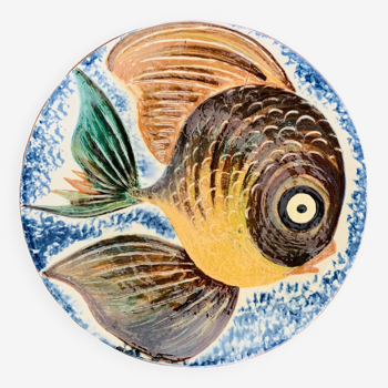 Large dish decorated with fish Puigdemont Spain