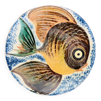 Large dish decorated with fish Puigdemont Spain