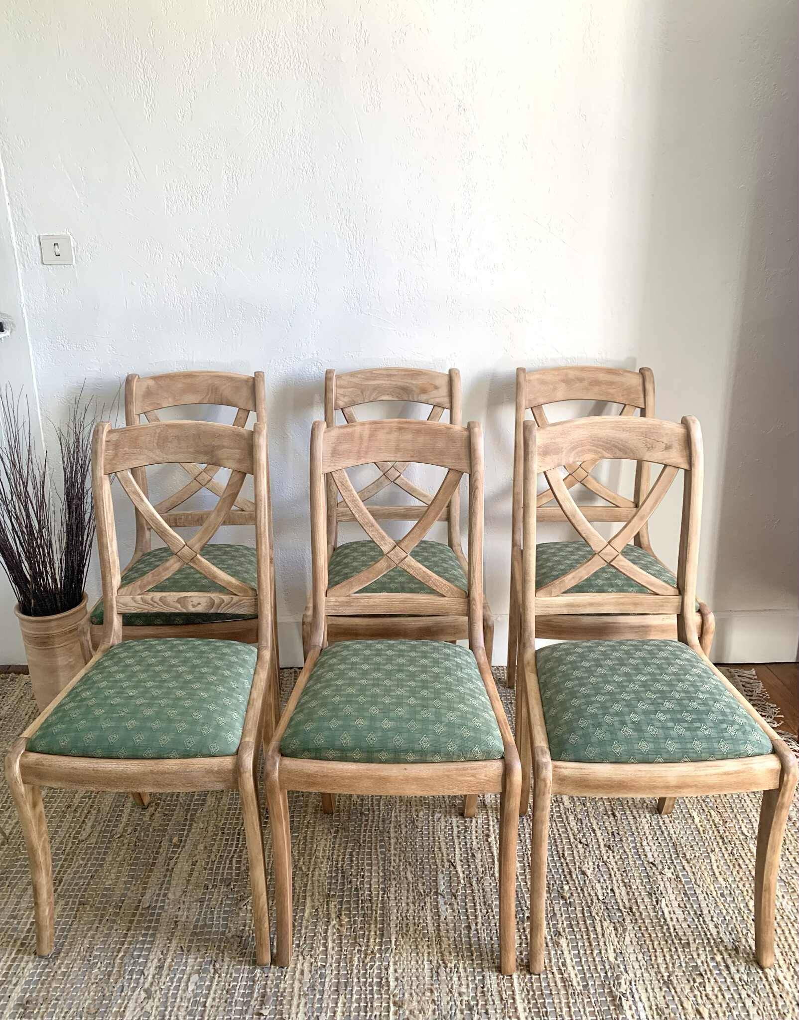 Chaises en bois massif assises verte