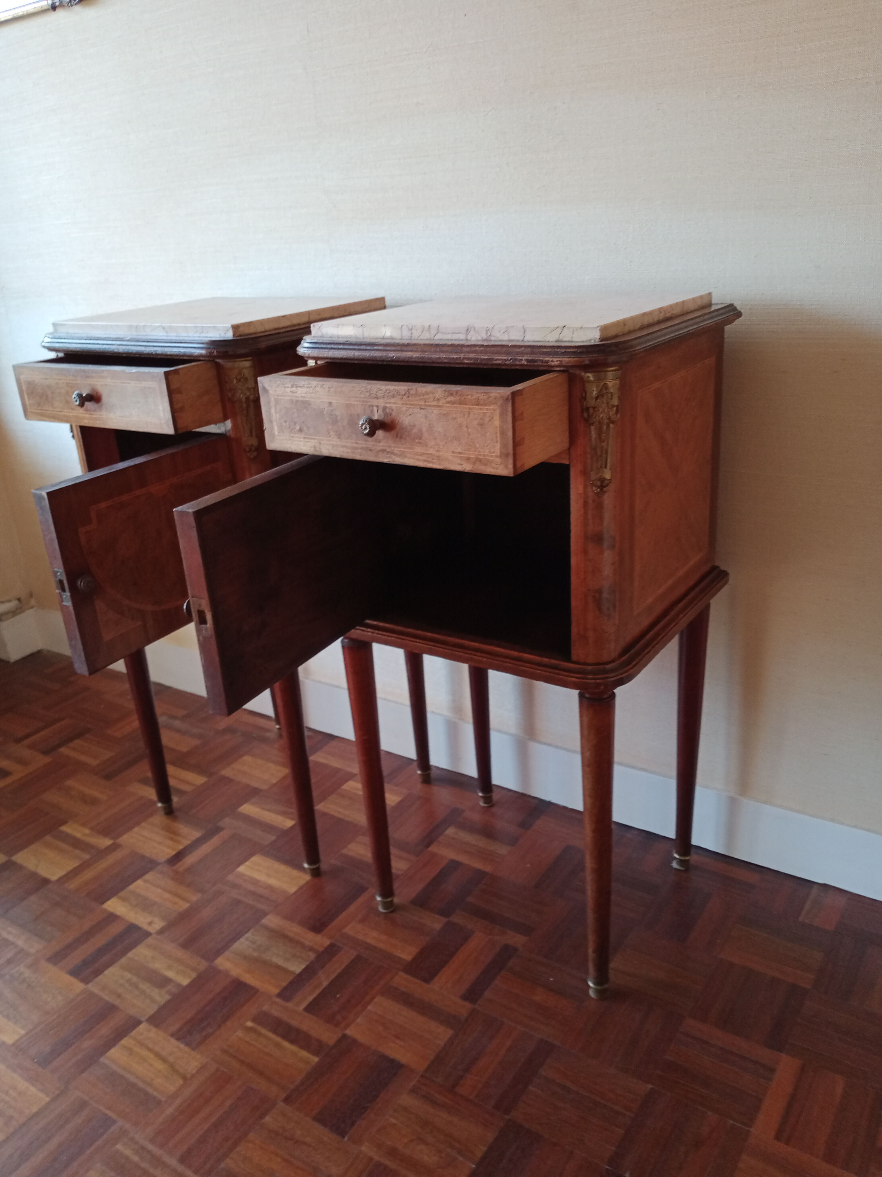 Paire de chevets art deco