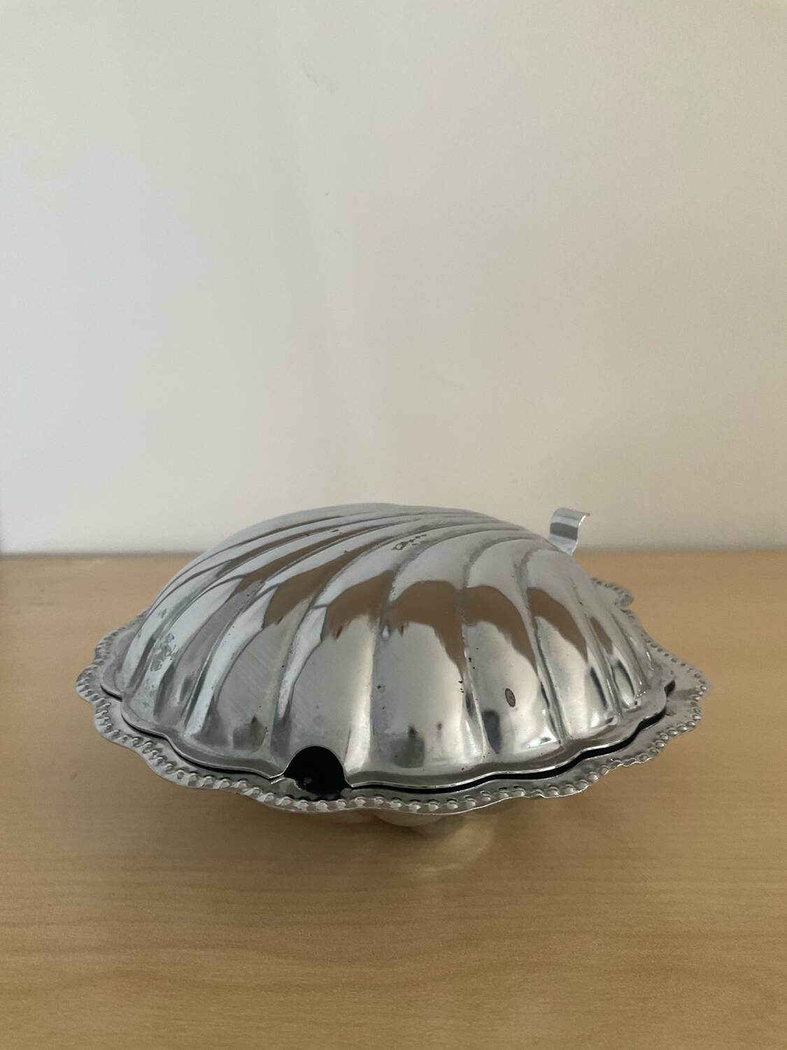 Vintage shell butter dish in silver metal and glass