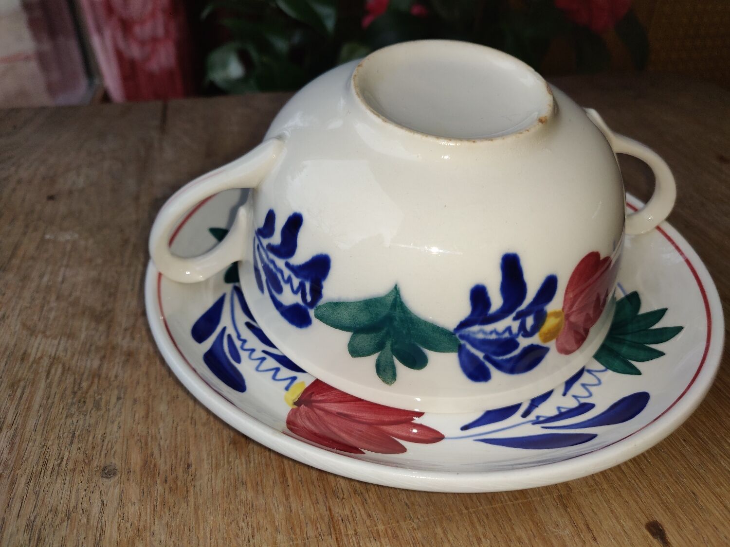 Large Maastricht porcelain cup and saucer