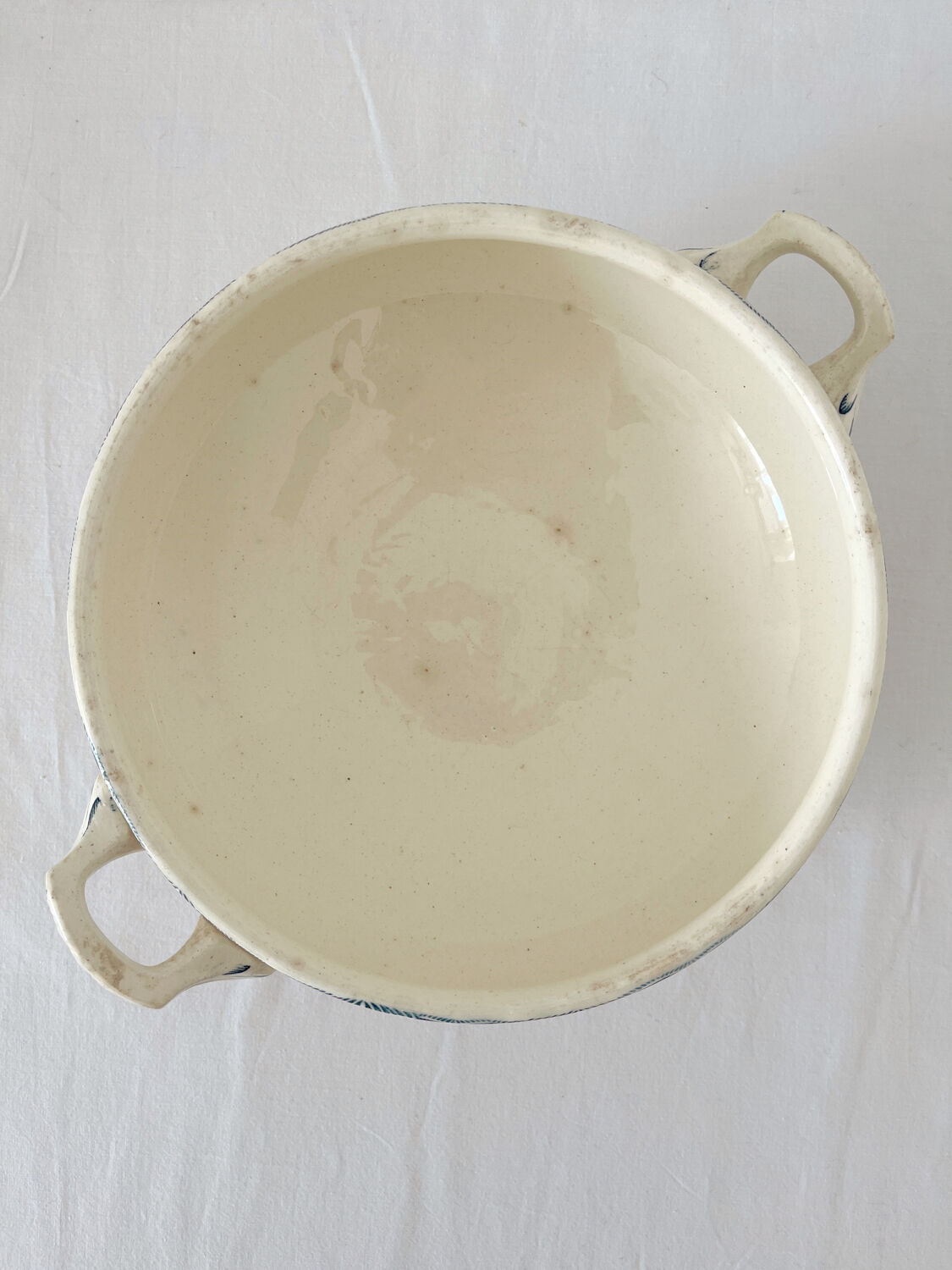 Bordeaux iron clay soup tureen bottom, Choisy le Roi