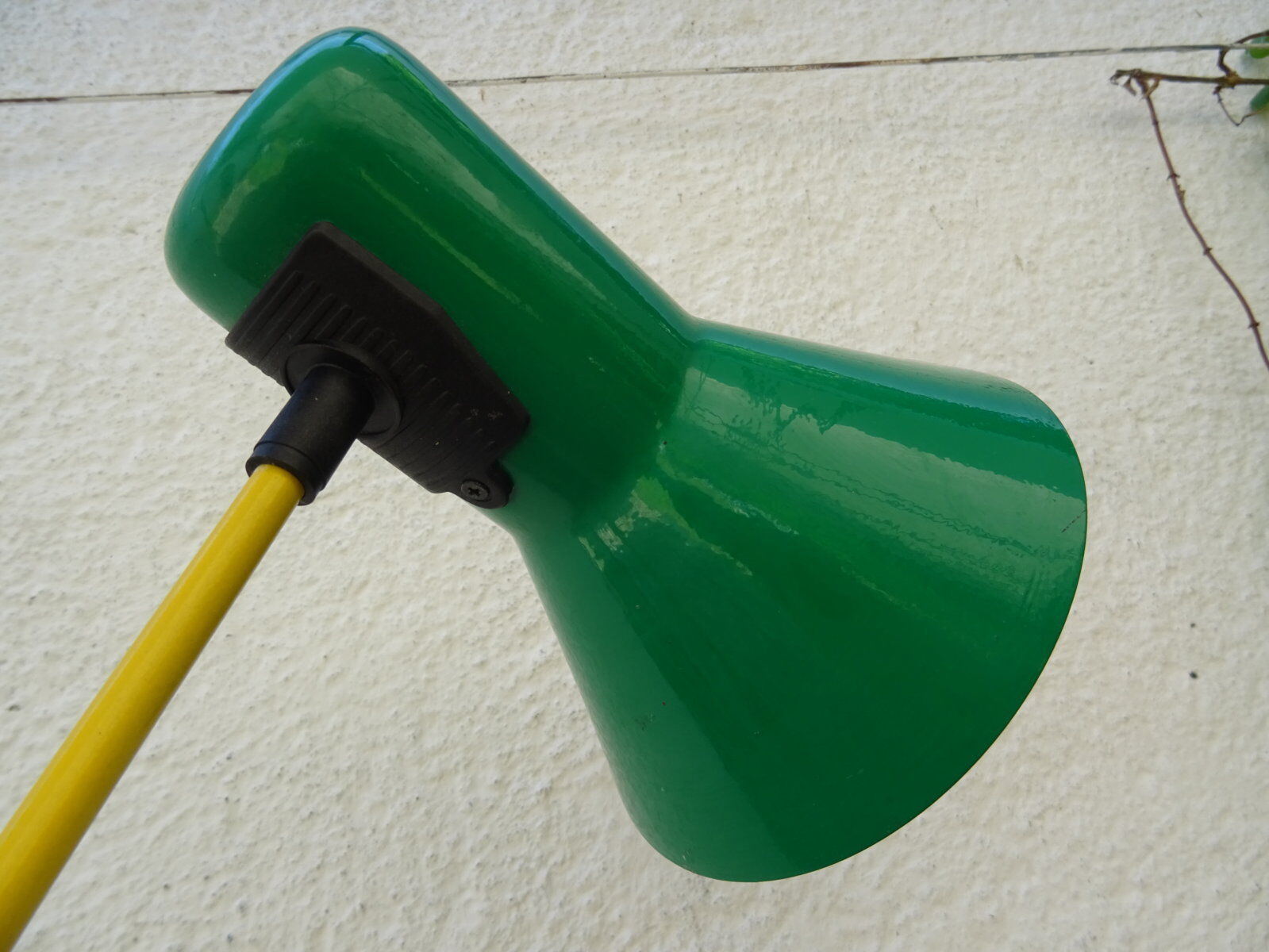 80s metal lamppost Memphis style