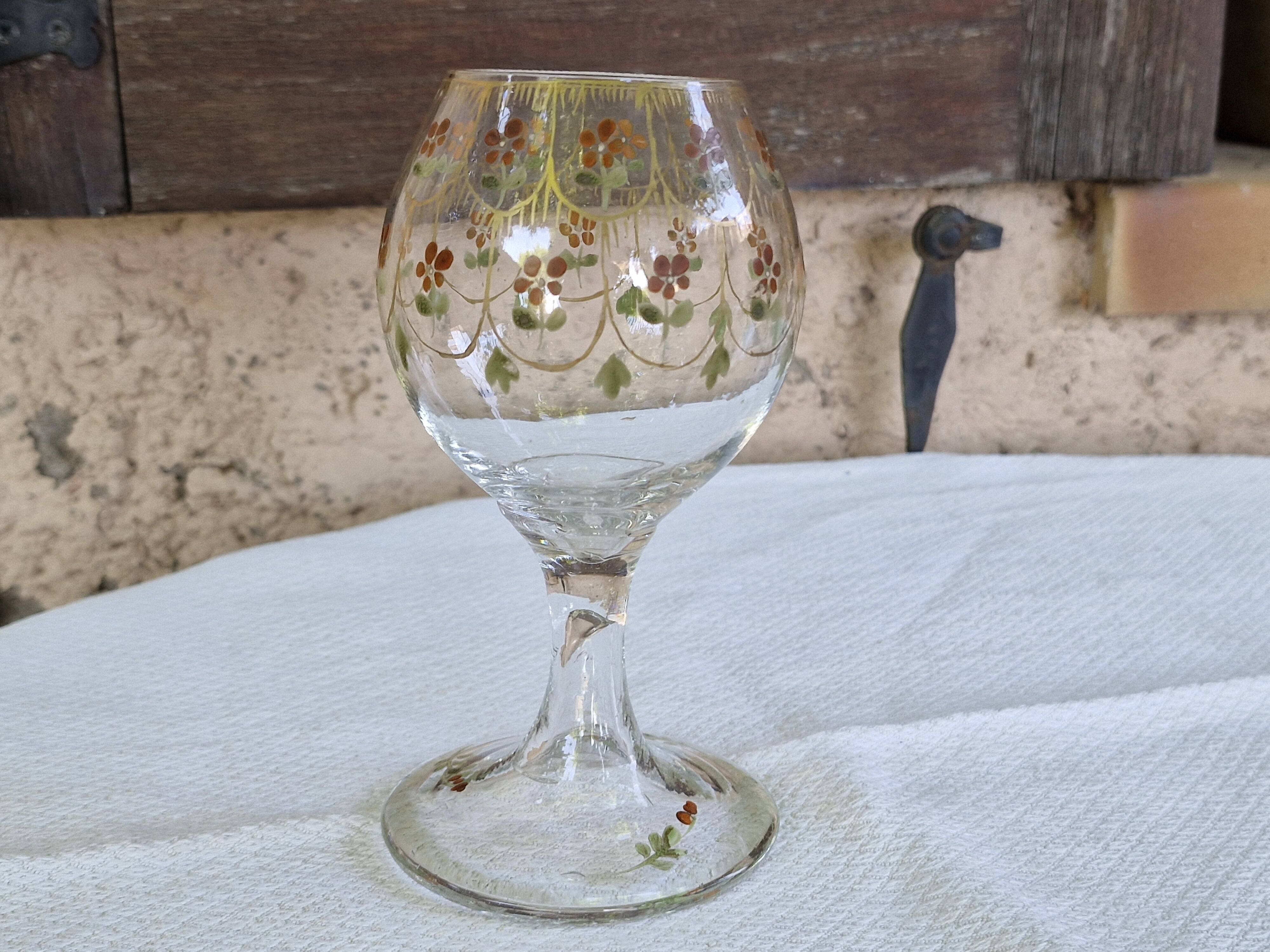 Grand verre ancien émaillé décor floral