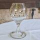 Grand verre ancien émaillé décor floral