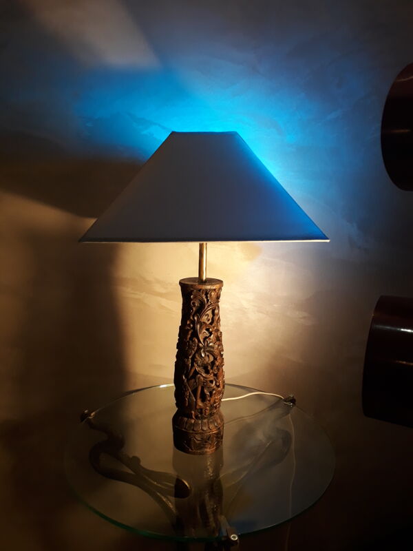 Lampe en bois exotique finement sculptée danseuse thaÏlandaise