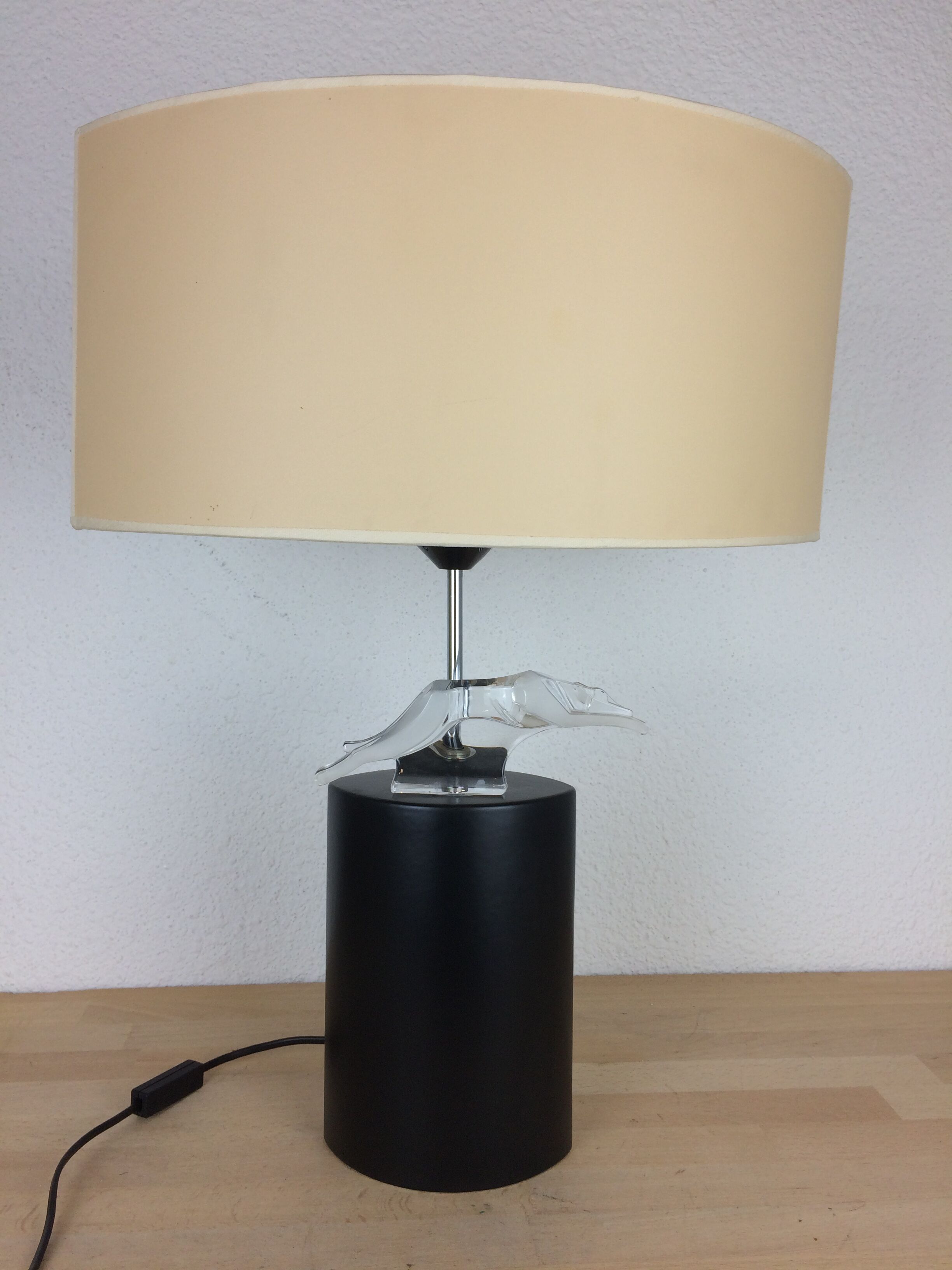 Lampe au lévrier, maison Le Dauphin, verre et céramique