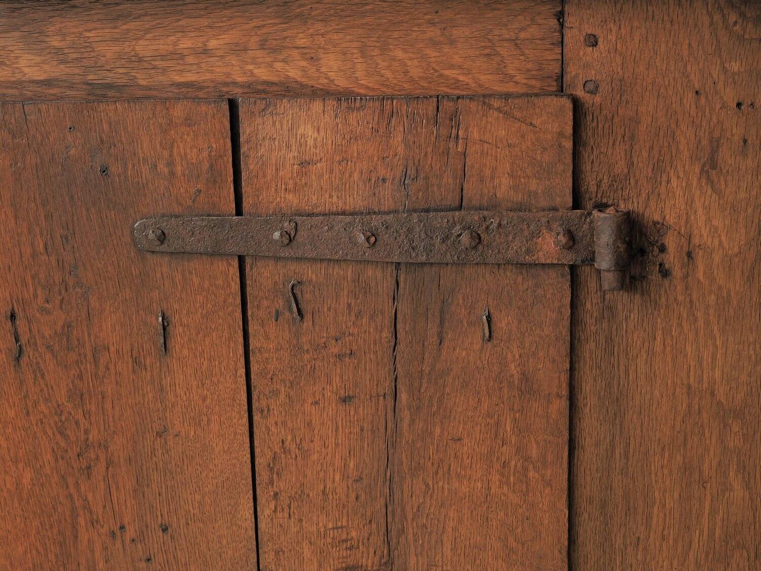 Oak furniture, folk art, Cévennes, 19th century