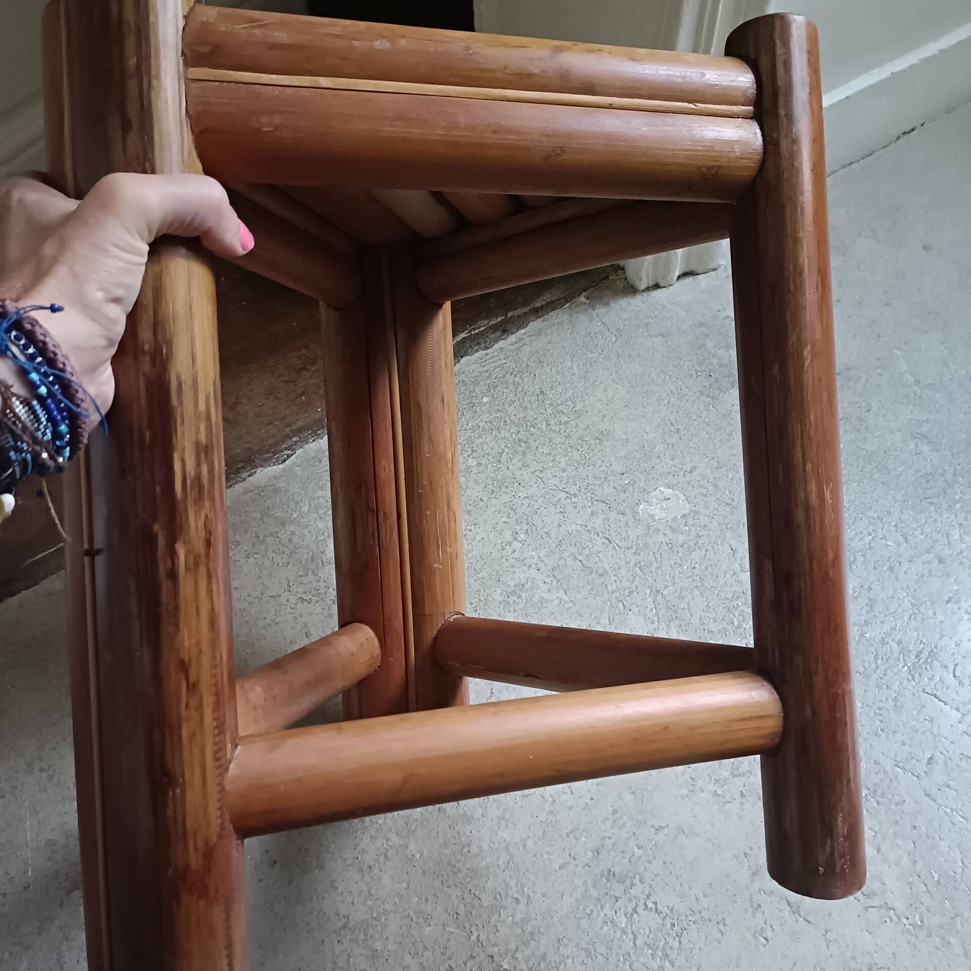 Tabouret en rotin brûlé années 60