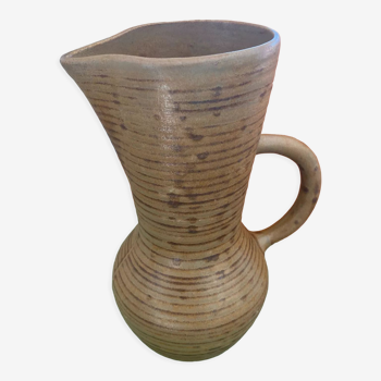 Sandstone pitcher