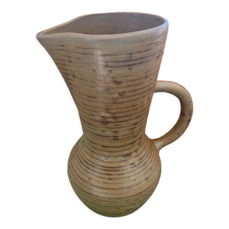 Sandstone pitcher