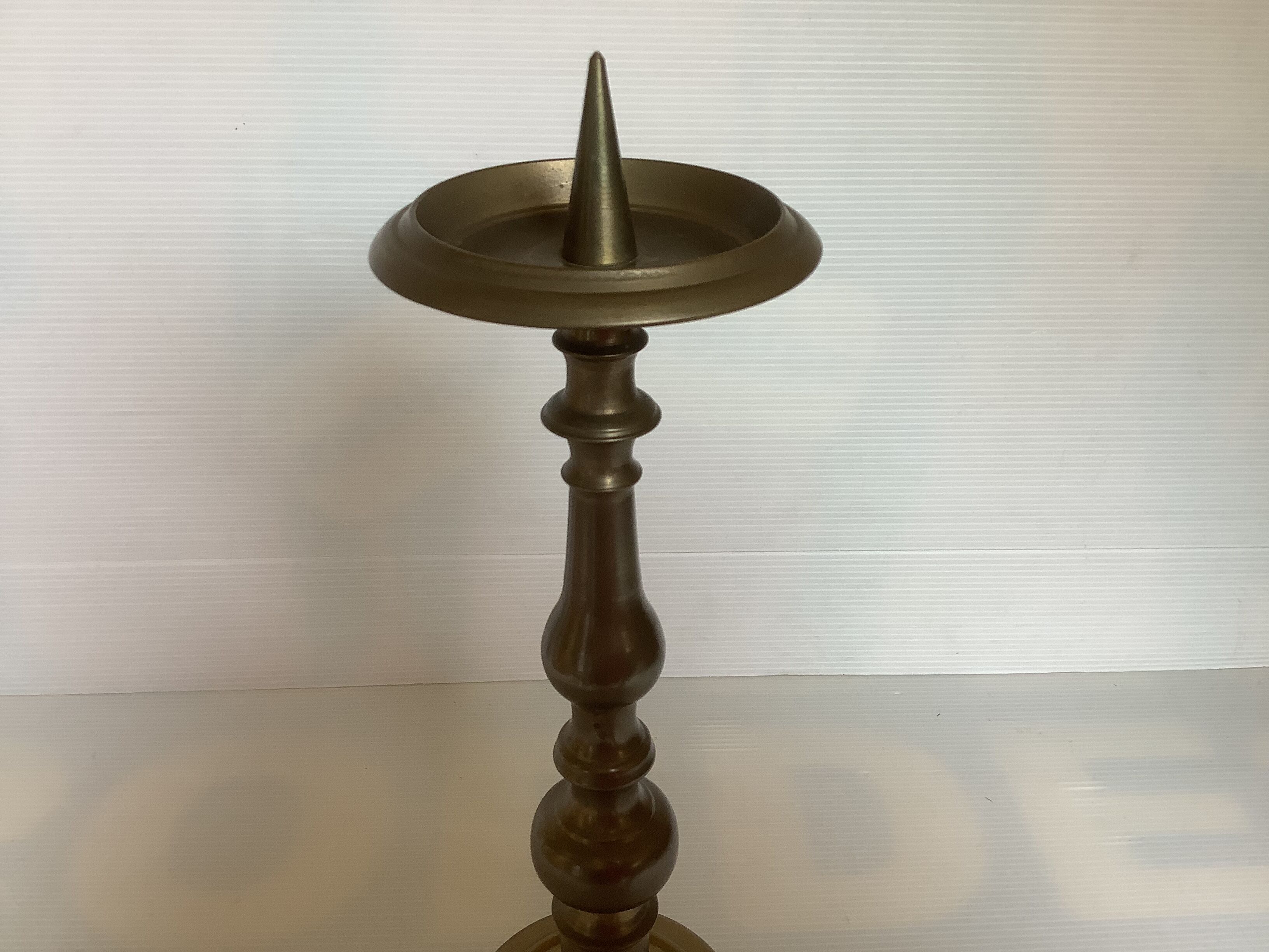 Bronze candle pique