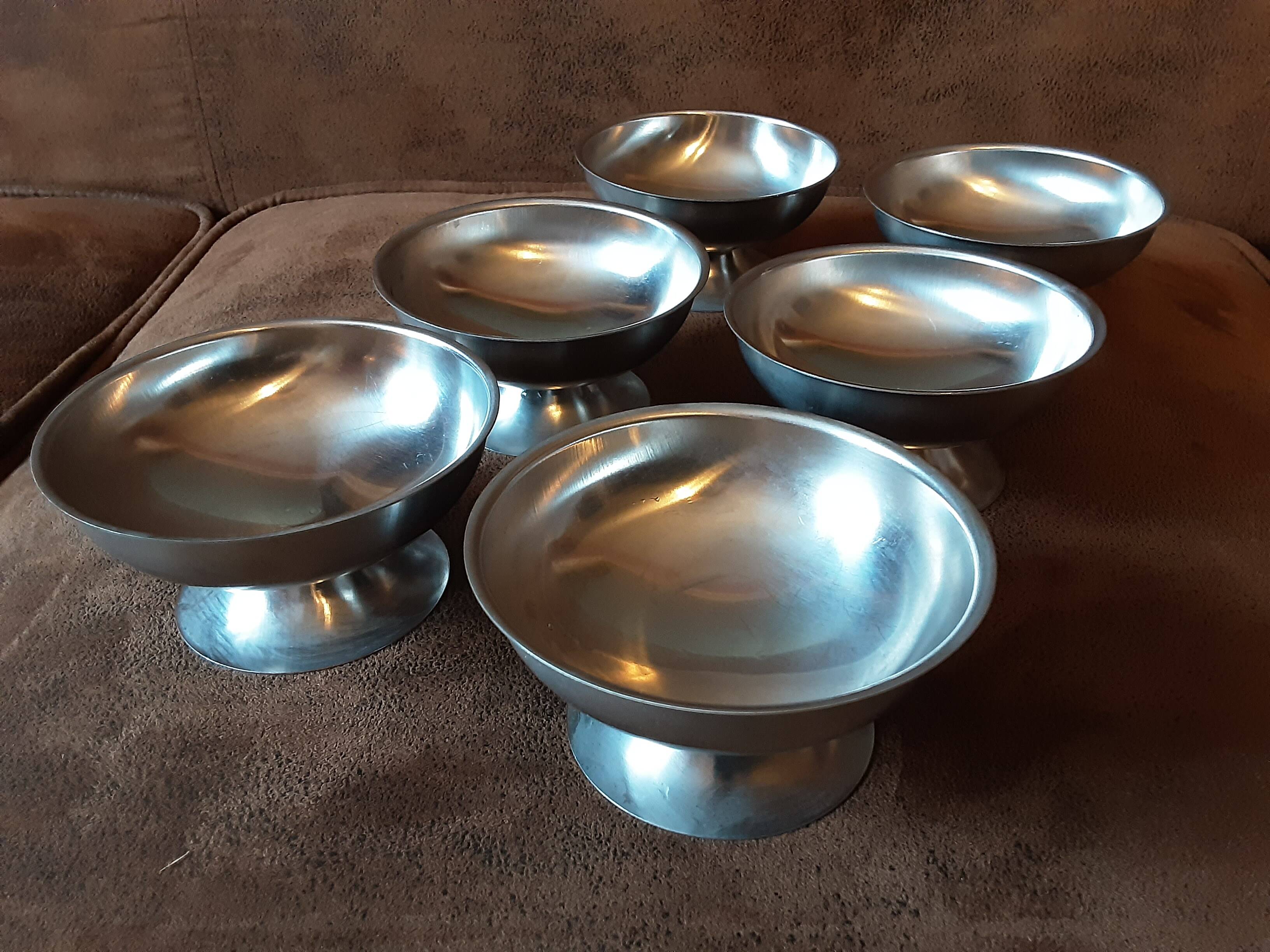 Set of 6 metal cups