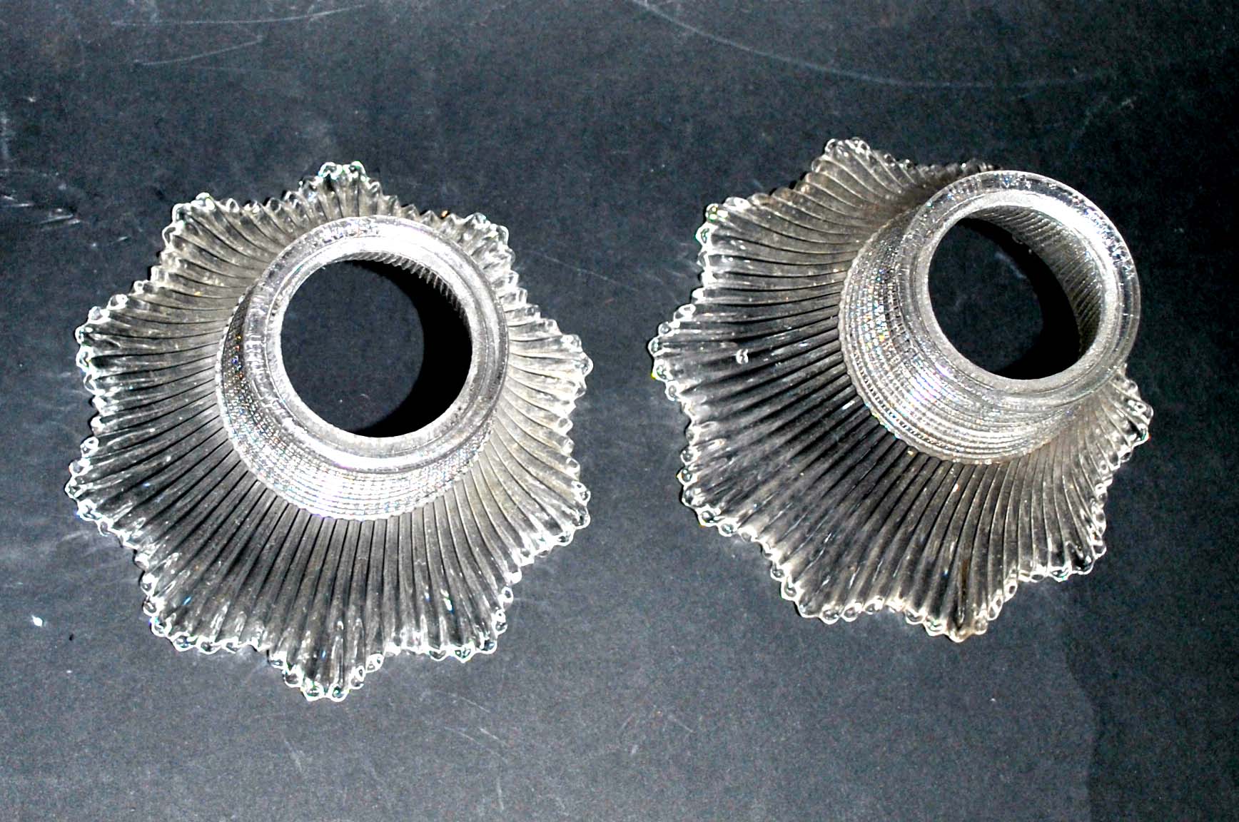 Set of 2 glasses of lamps