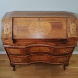 Commode scriban de style louis XVI en marqueterie incrustée