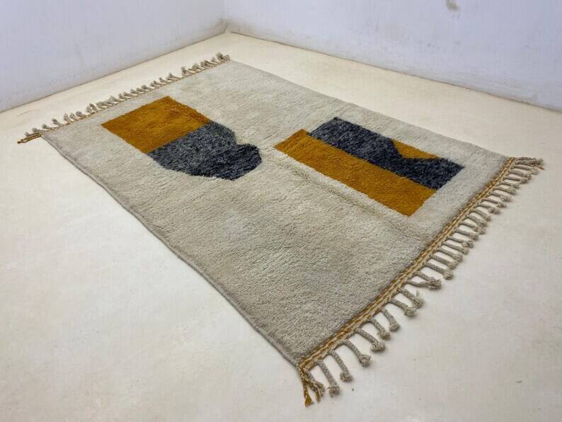 Moroccan Berber rug 250cm x 150cm