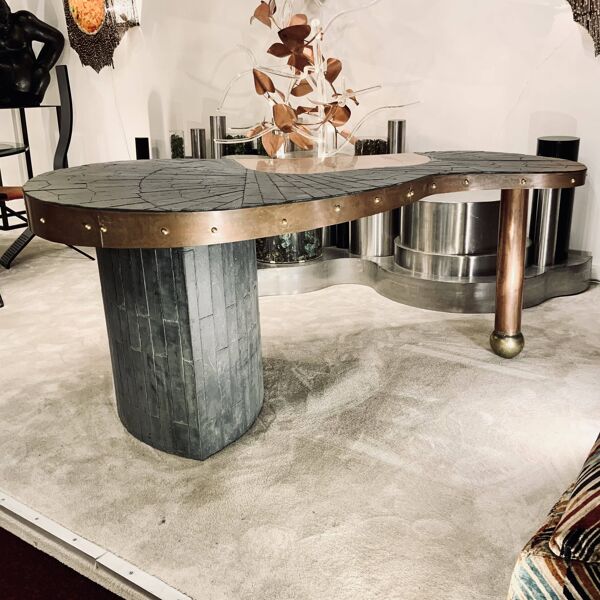 Bureau En Marqueterie D’ardoise Et Cuivre, Signé, Daté, Probablement Pièce Unique