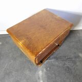 Paire de tables de chevet Art déco en ronce de noyer et laiton