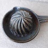 Stoneware lemon squeezer