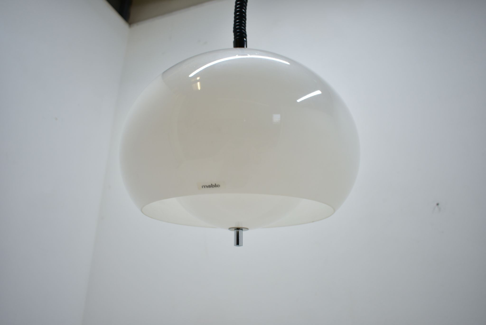 Suspension Meblo du milieu du siècle, Design Harvey Guzzini, Italie, années 1970