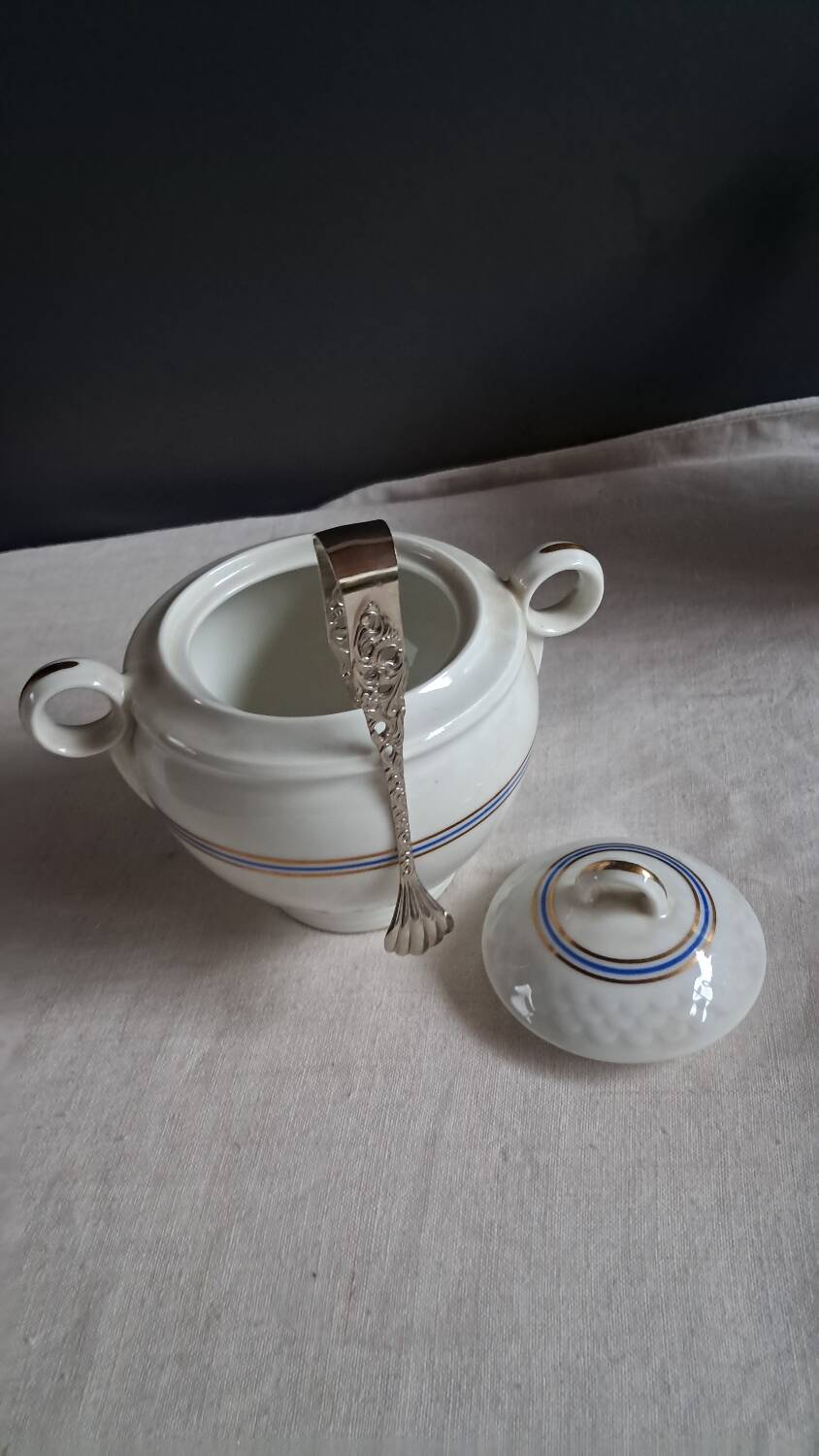 Teapot, sugar bowl, milk jug, jam jar.