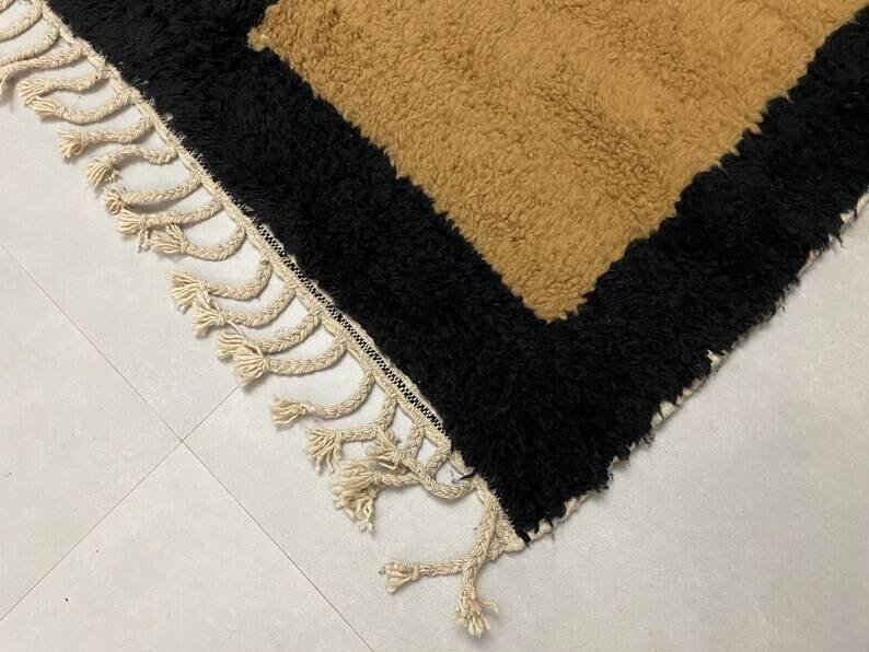 Handmade Berber rug 250cm x 150cm