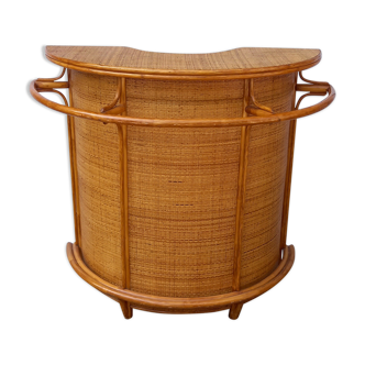 Bamboo bar and braided straw