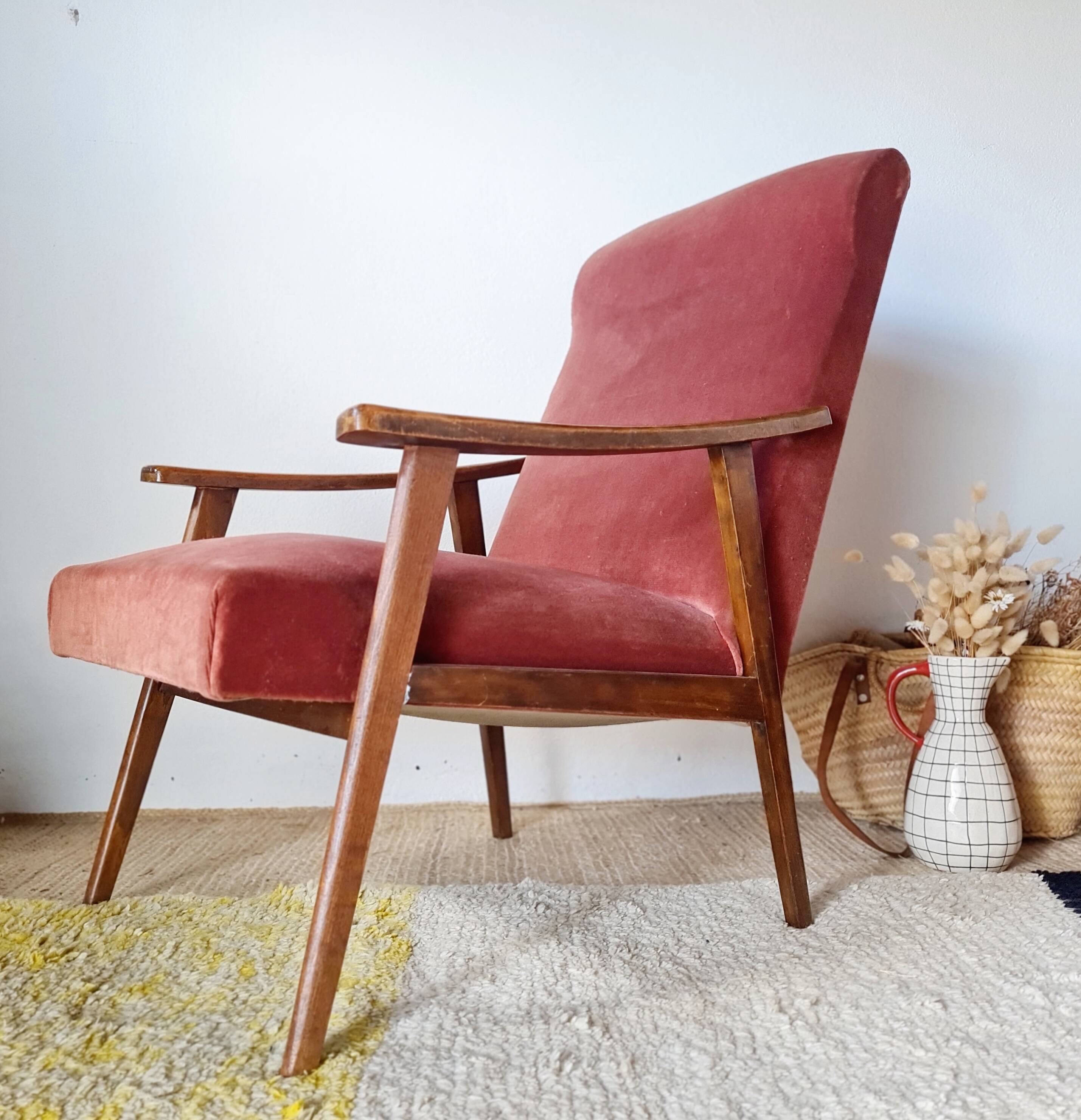 Vintage Scandinavian armchair from the 50s/60s – tapered legs, wood & velvet