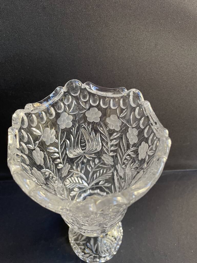 Polished and frosted molded crystal vase – Mid-20th century
