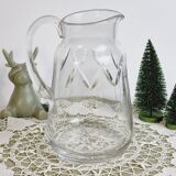 Pichet en verre soufflé et ciselé