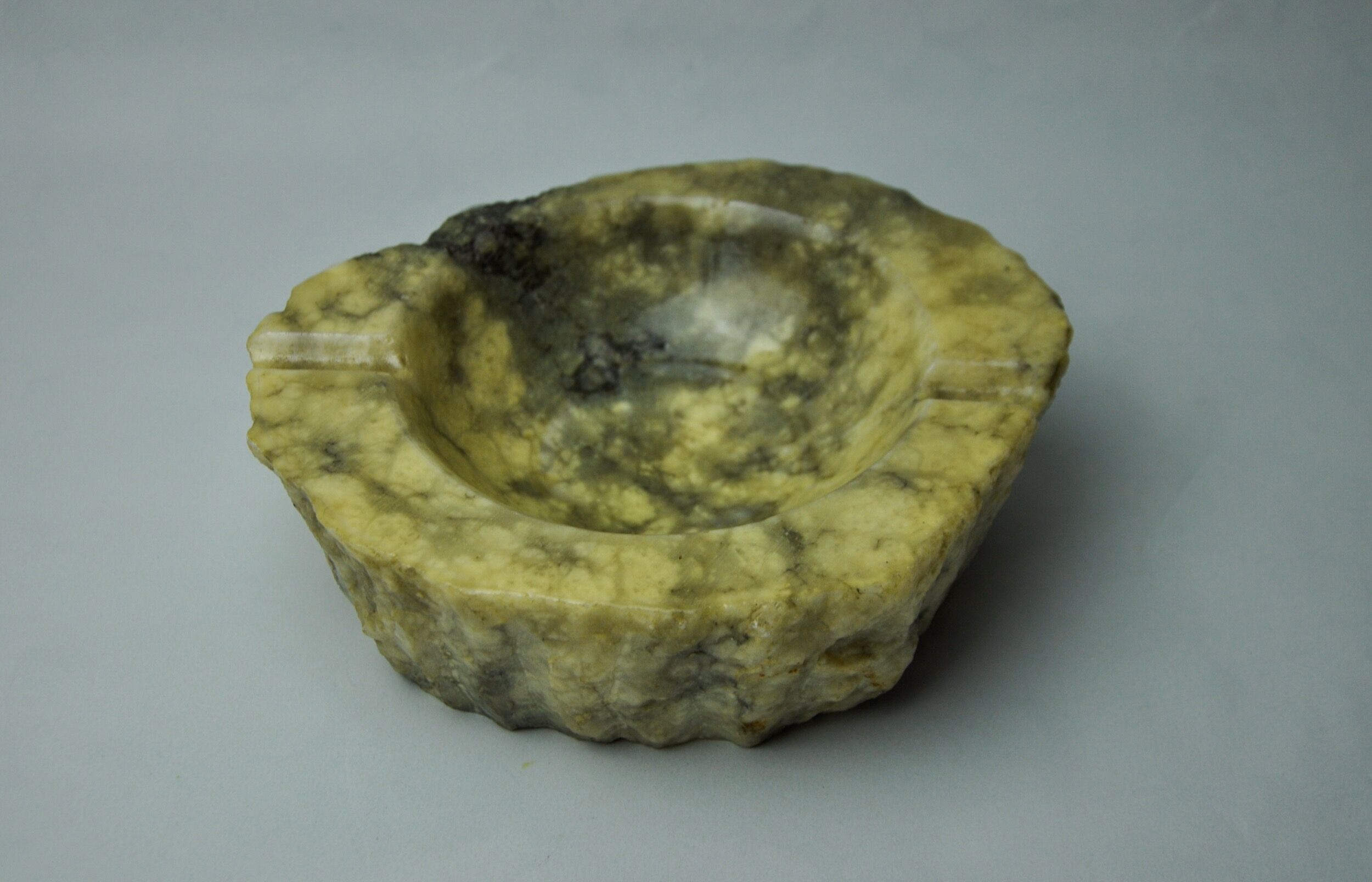 Yellow alabaster ashtray by Romano Bianchi, Italy, 1970