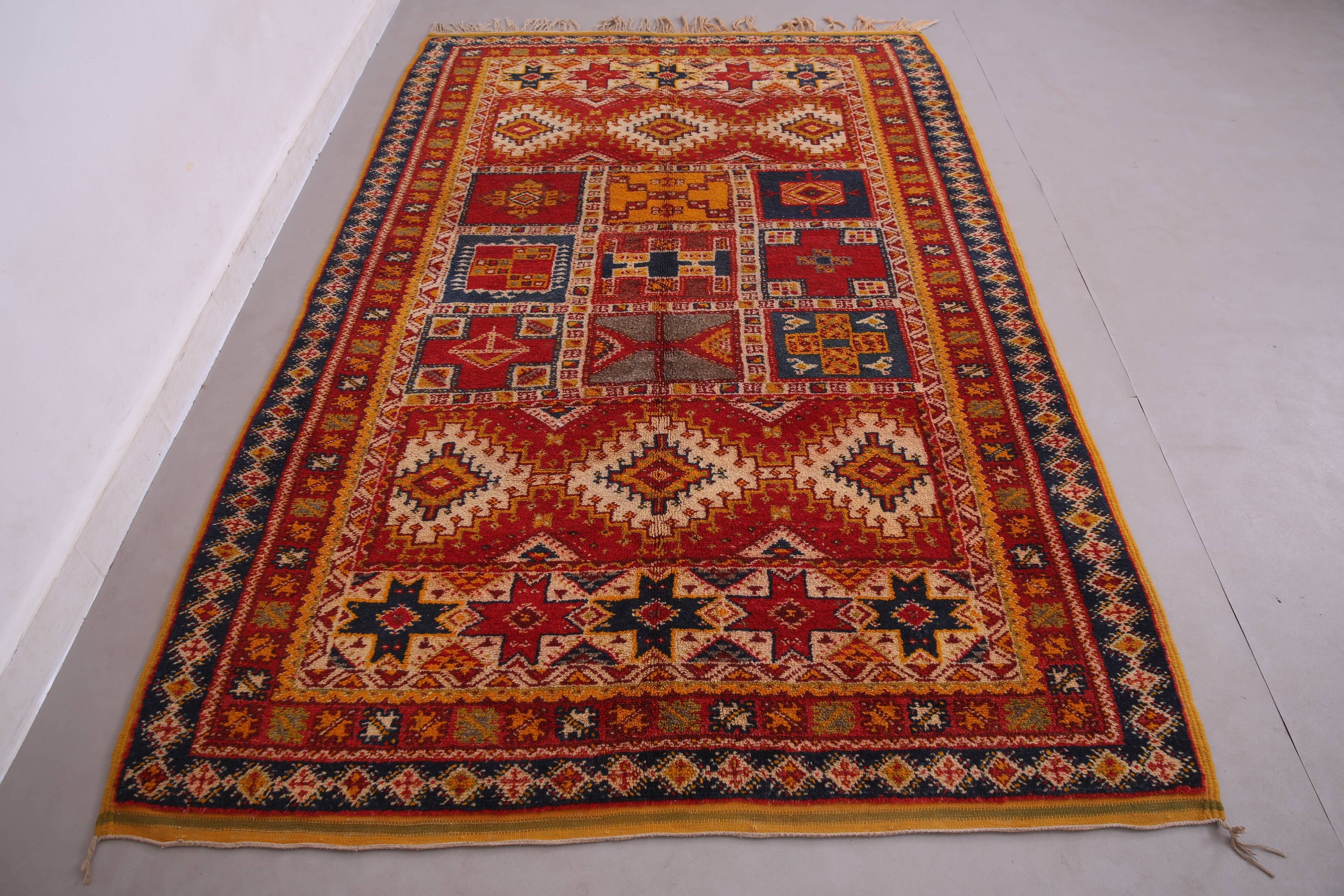 Vintage Moroccan Taznakht Rug 166 x 252 cm - Berber Wool Rug - Handmade Rug