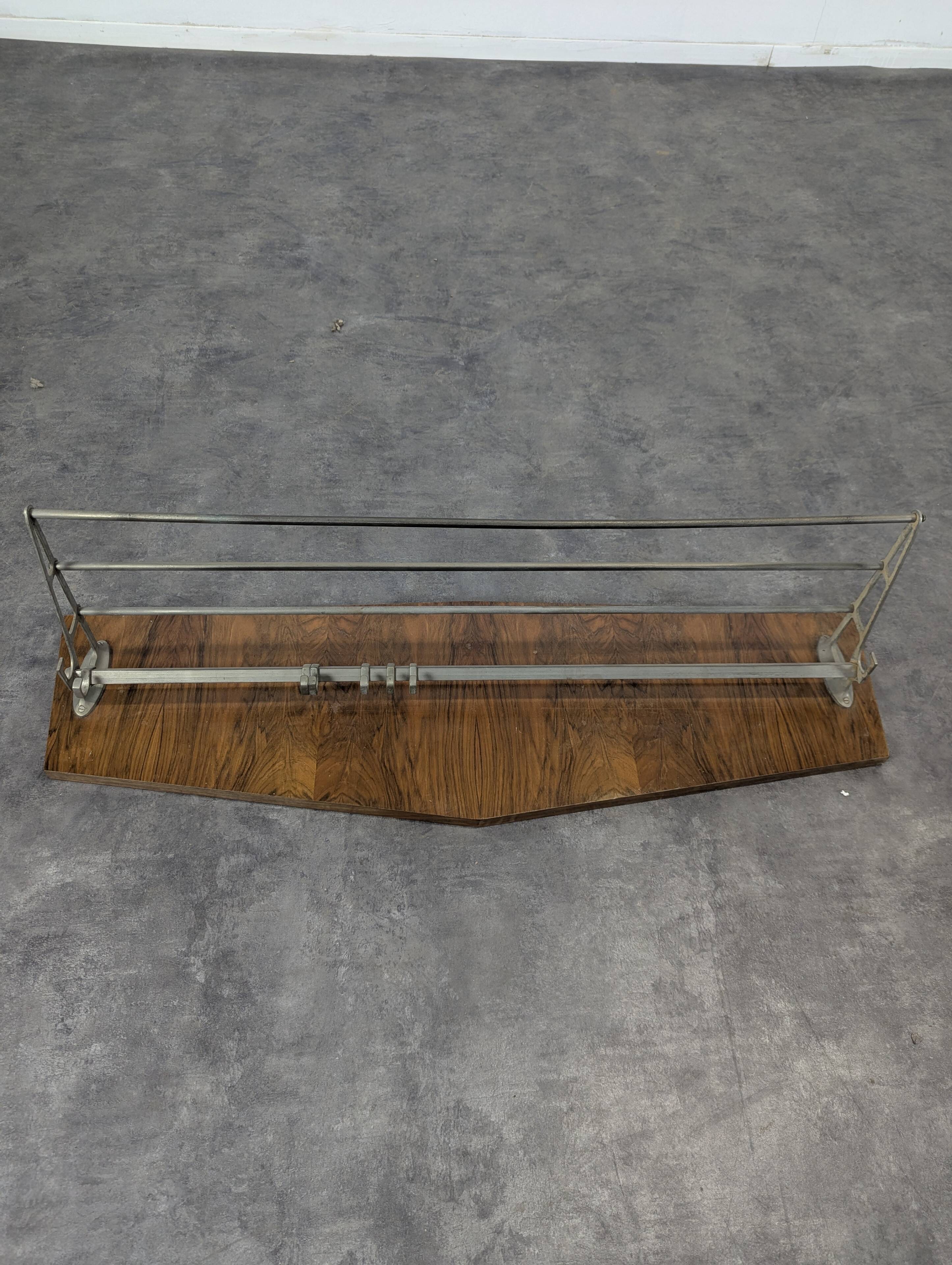 Porte manteau de style chemin de fer