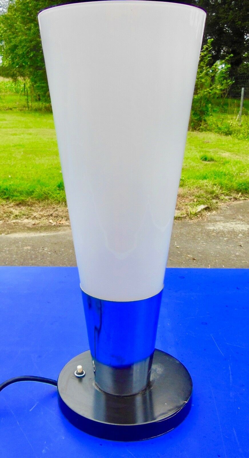 Old lamp design art deco vintage metal and opaline