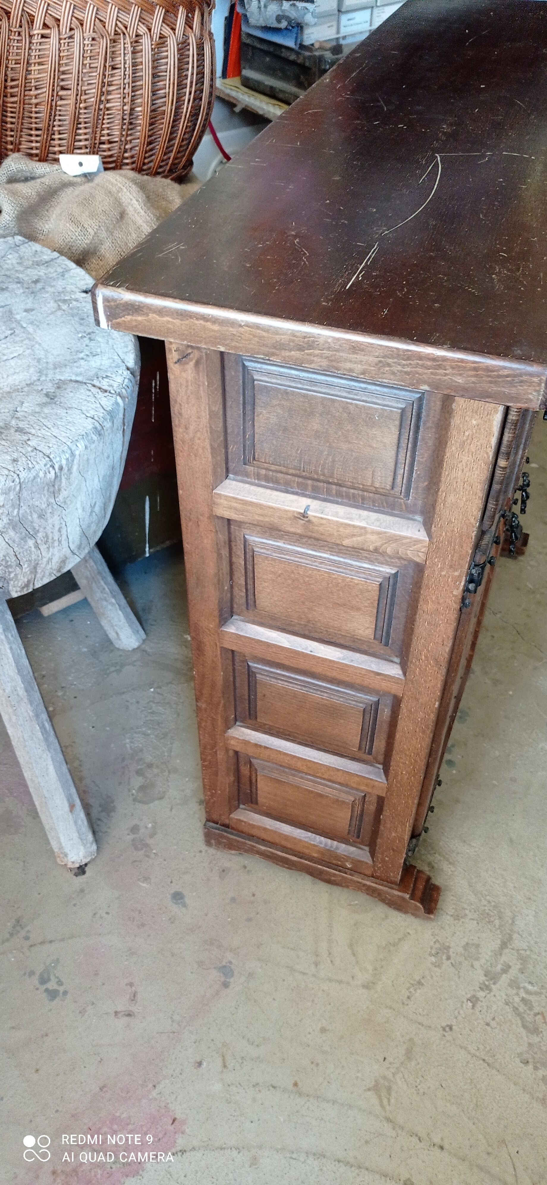 Buffet or small chest of drawers