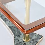 Table à manger italienne du milieu du siècle en acajou, laiton, marbre.