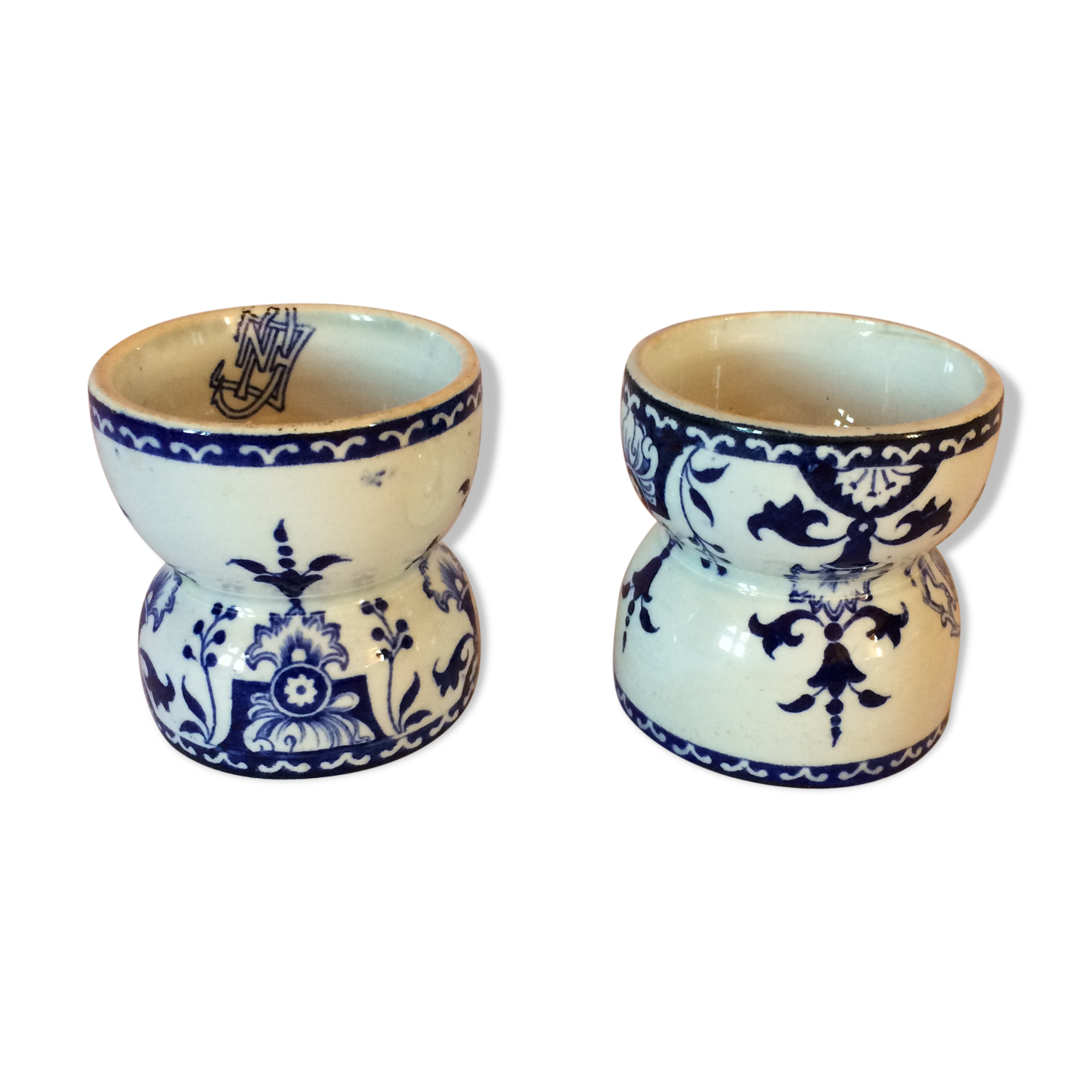 Ancient gien earthenware cockroaches