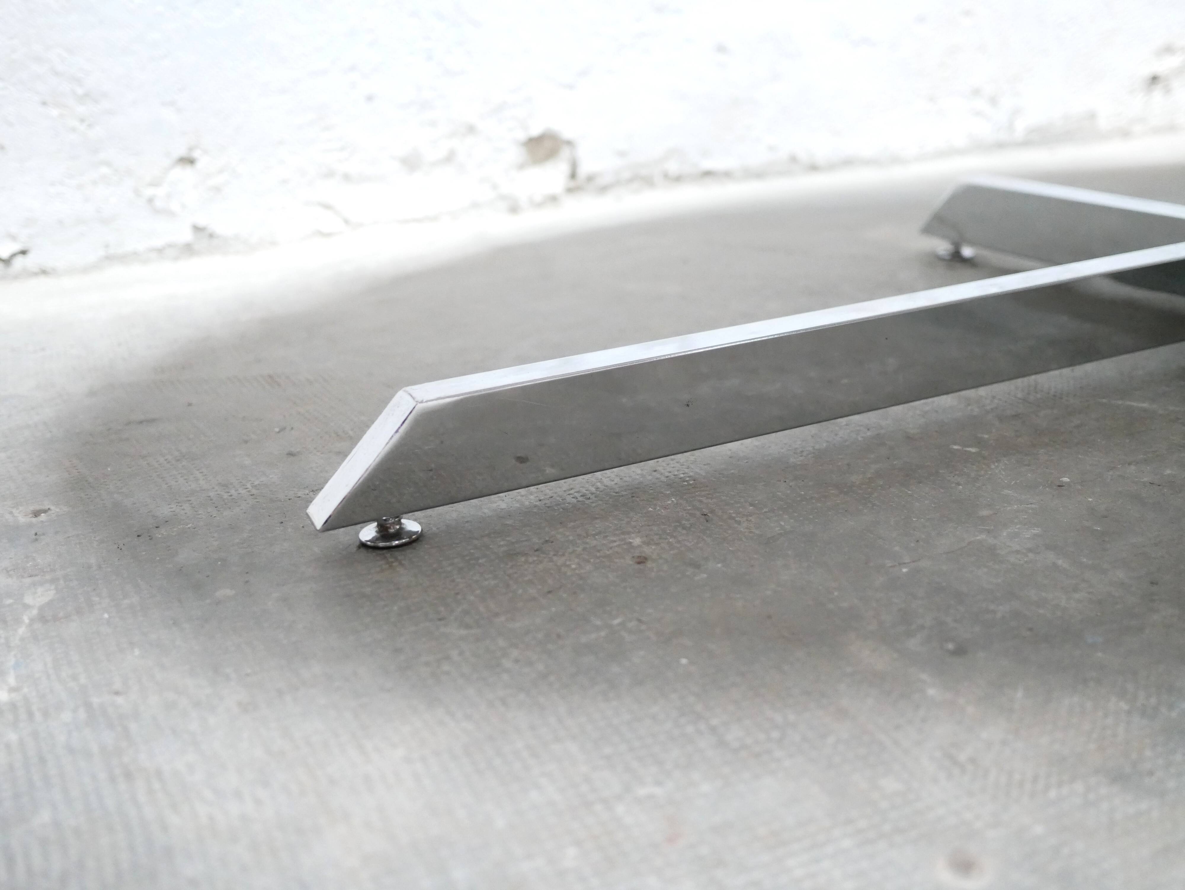 Vintage oval marble table produced by Roche Bobois