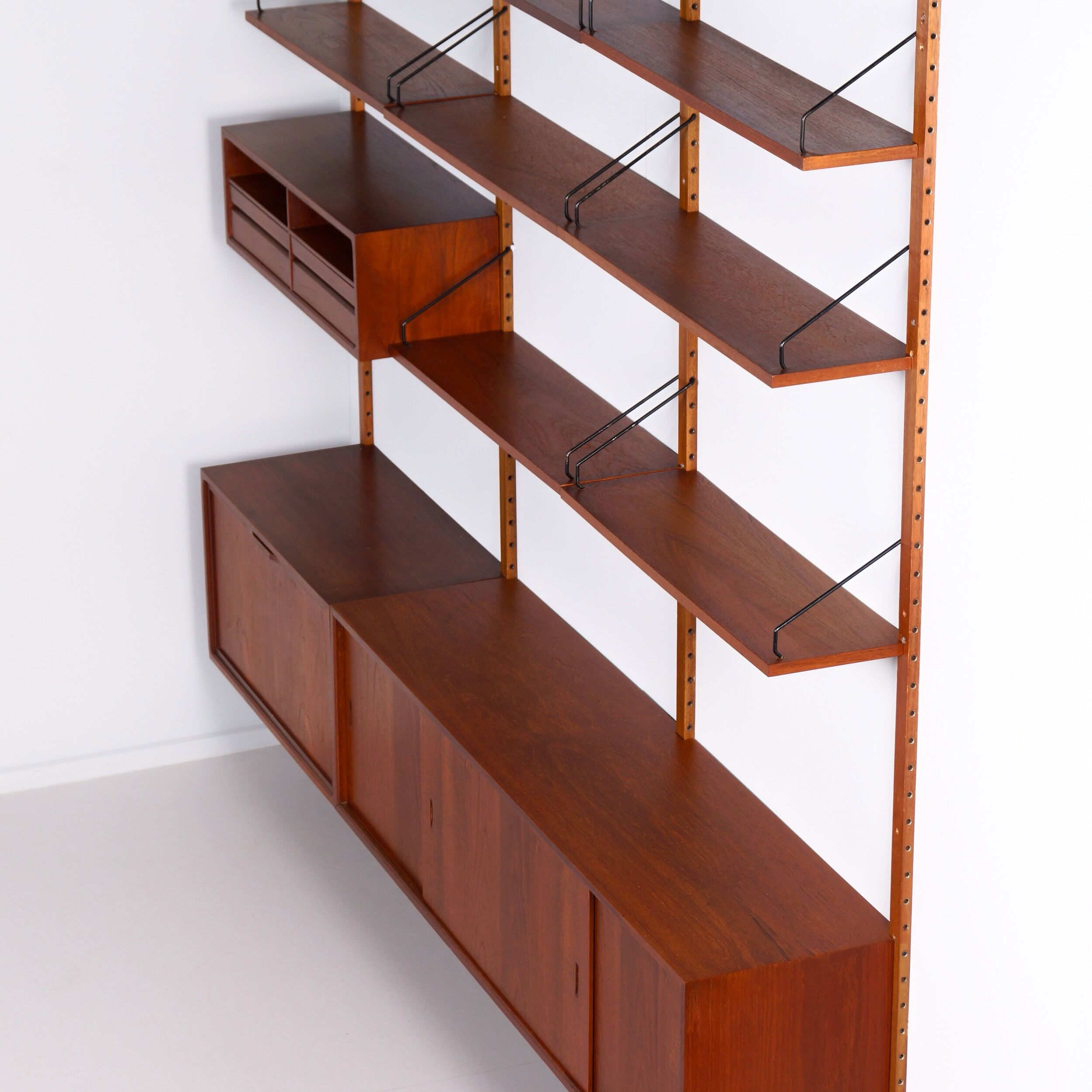 Royal System by Poul Cadovius for Cado, 1960s – Wall System Teak, 15-Piece