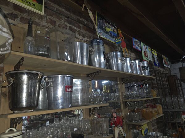 Verrier de bar en sapin, arrière bar