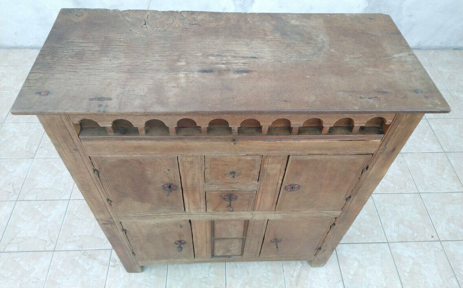 Buffet cabinet from the Louis XIV period in oak.