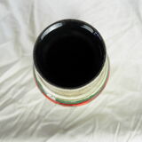 Frieze vase with green and red round