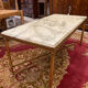 Table basse laiton et marbre blanc style Louis XVI