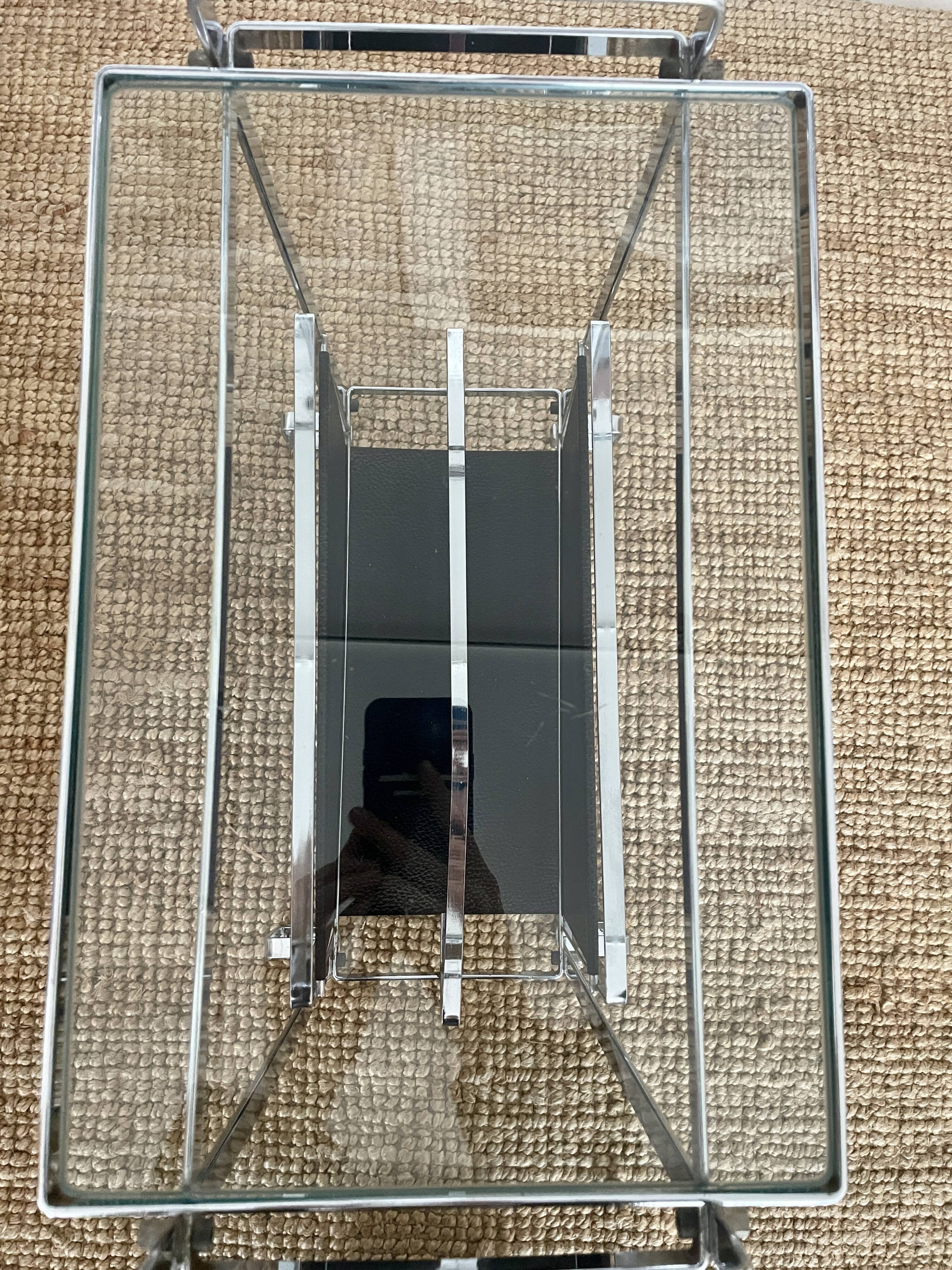 Side table - Bauhaus magazine rack